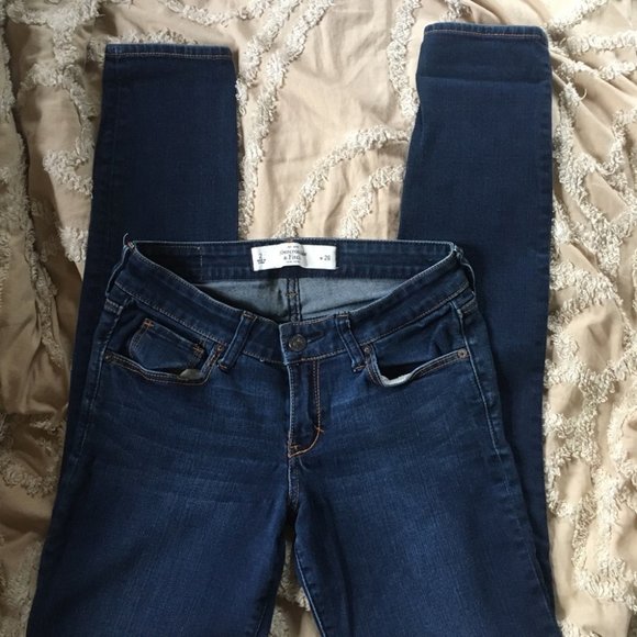Abercrombie and Fitch Dark Wash Low Waisted Skinny Jeans Size 2 - Picture 8 of 8
